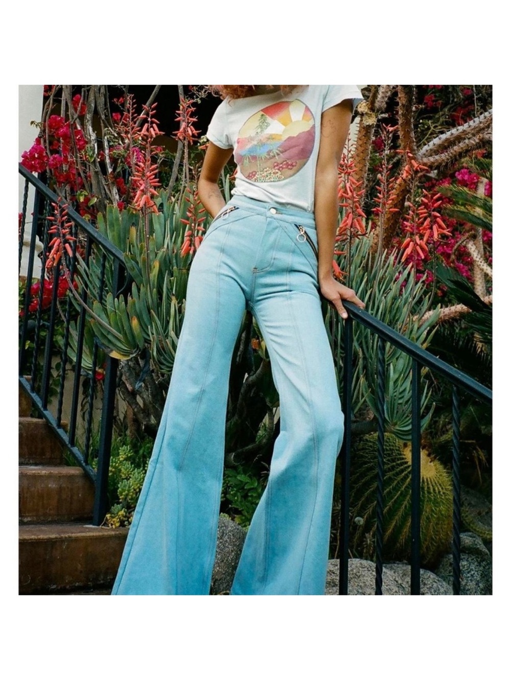 Stoned Immaculate Simone Bells Ultra High Rise 70s Flare Jeans. Size 29. NWOT